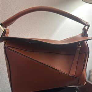 Elegant Tan Leather Handbag